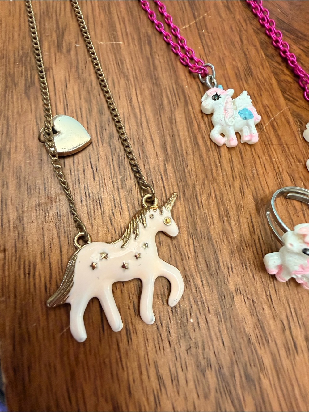 🦄 Vintage Claire’s Y2K Kids Unicorn & Pegasus Jewelry Lot (4 Pieces) - Picture 4 of 9